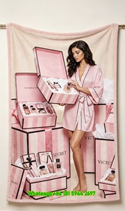 Victoria's Secret Pink Gift Set Flannel Fleece Throw Blanket V158